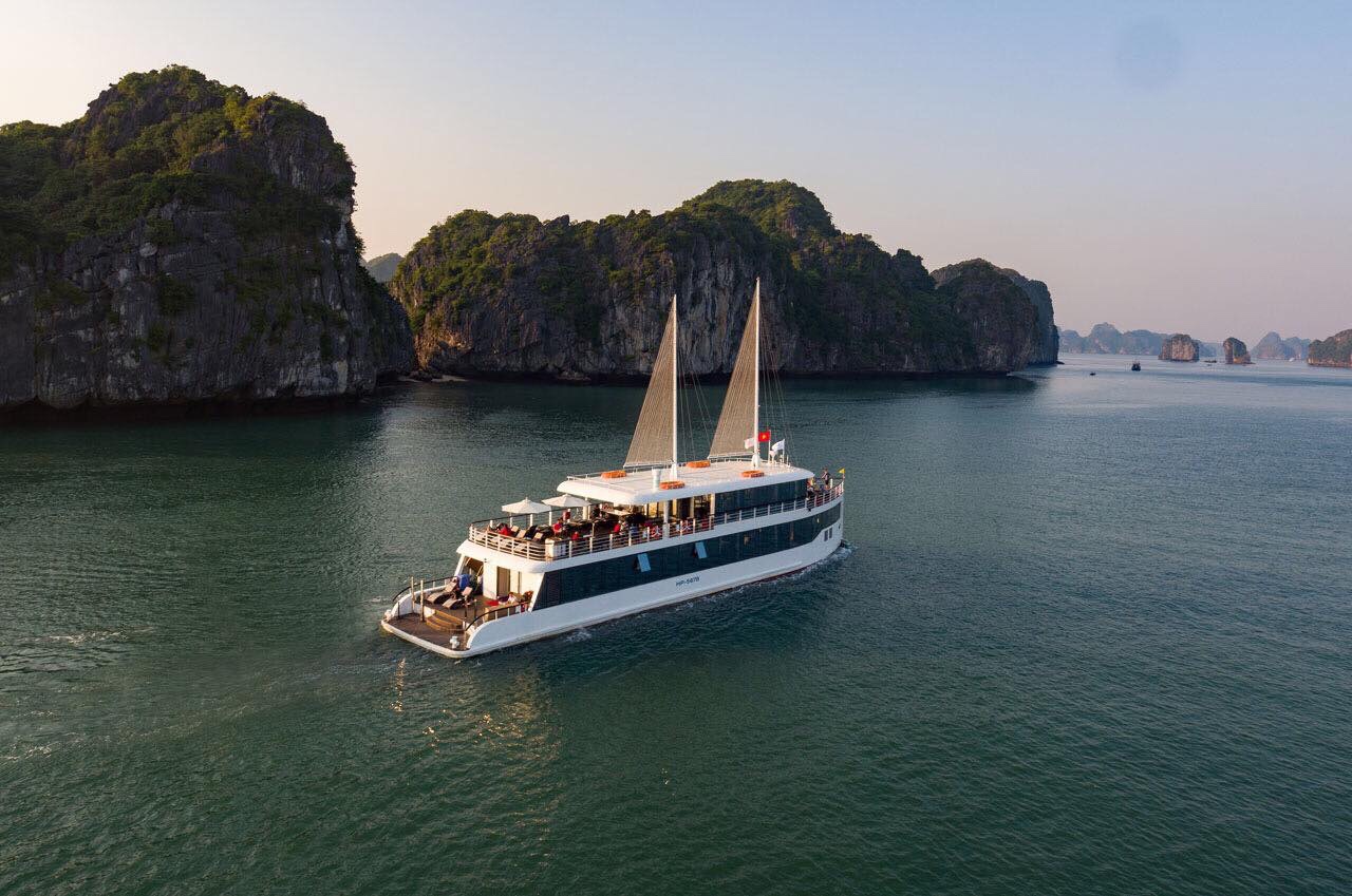 Explore Lan Ha Bay 1 day – Jade Sail Cruise